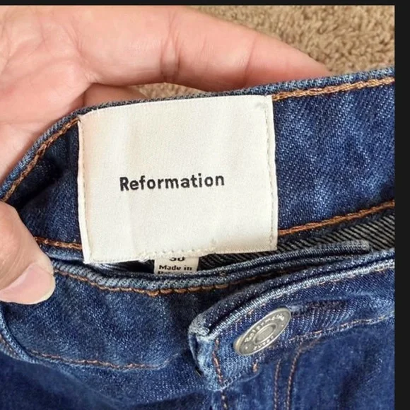 Reformation Jax stretch high rise straight dark wash jeans. Size 30. - Picture 3 of 4